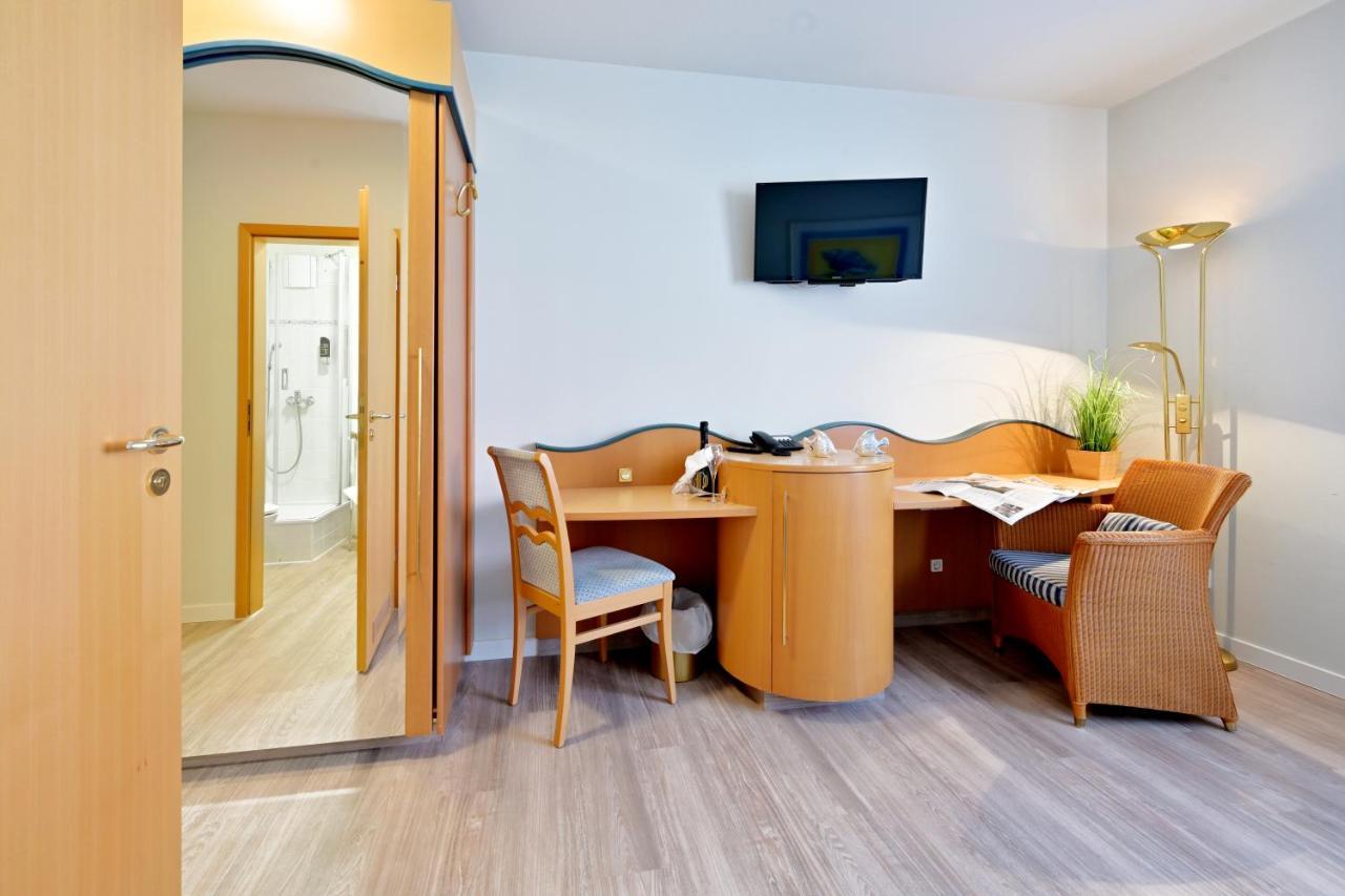 Hotel- & Ferienanlage Kapitaens-Haeuser Breege Buitenkant foto