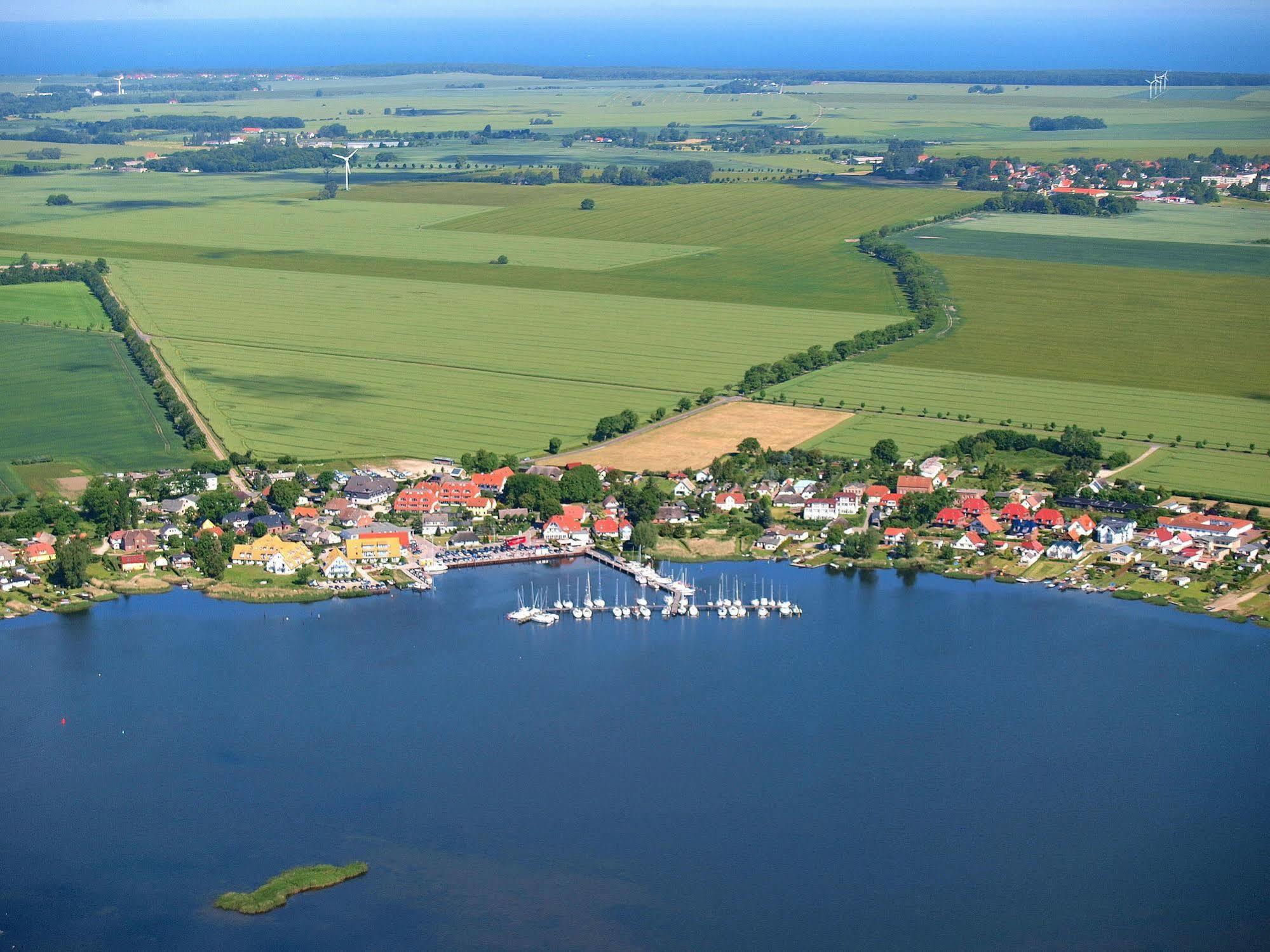 Hotel- & Ferienanlage Kapitaens-Haeuser Breege Buitenkant foto